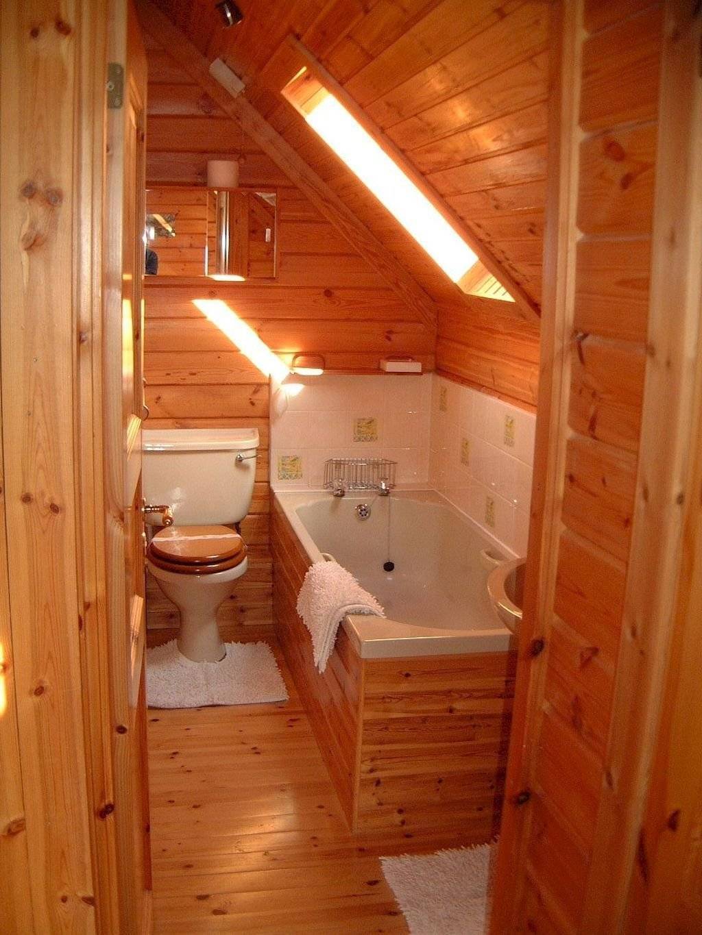 Ванная комната в деревянном доме: отделка, материалы и технологии
