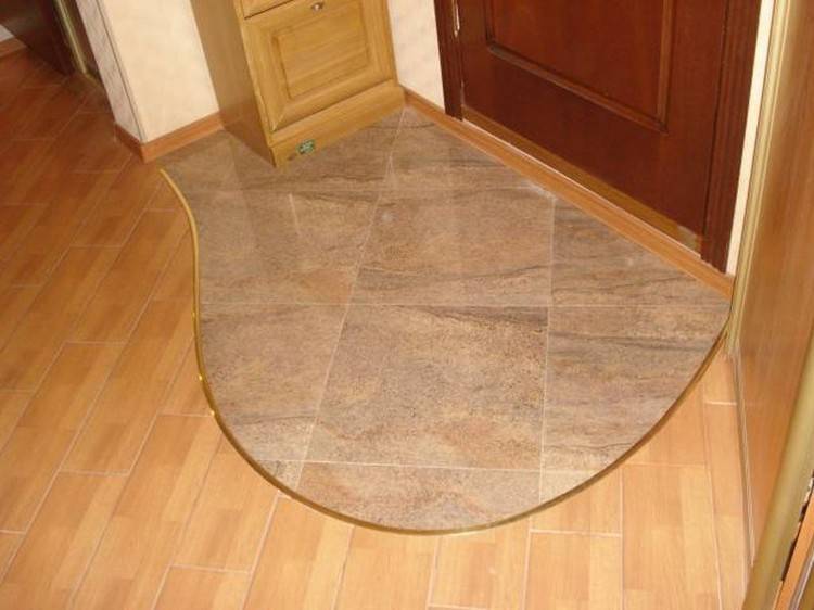 Плитка на полу в коридоре | домфронт