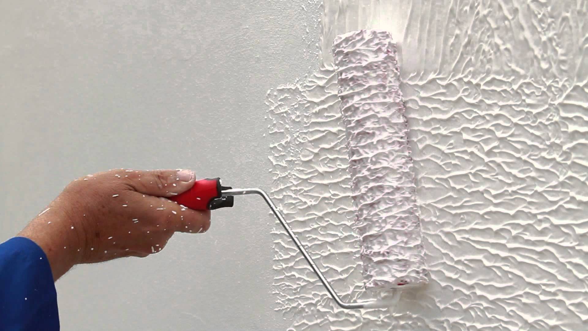 Как наносить фактурную краску на стены и потолок правильно и быстро