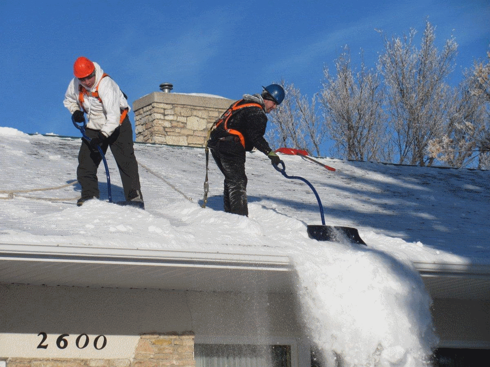 Как уборка снега с крыш может стать плёвым делом