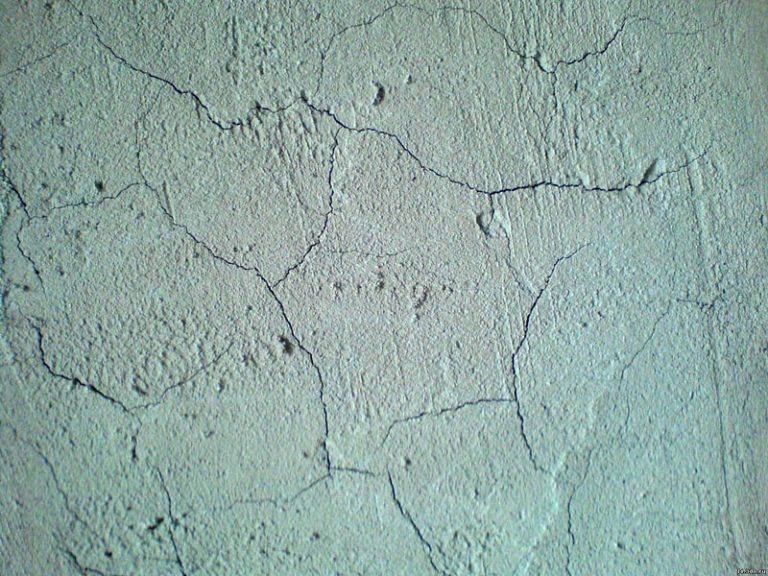 Почему трескается цементная штукатурка высыхании. трескается штукатурка при высыхании: что делать - на стенах и потолке