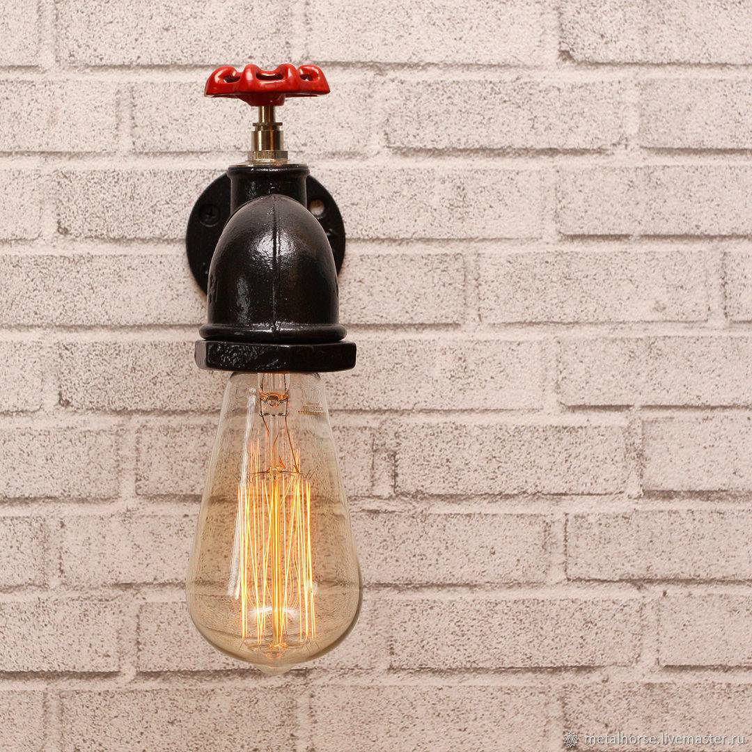Необычный светильник для интерьера в стиле лофт из бетона и пластиковой бутылки