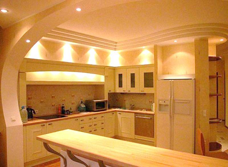 Потолки из гипсокартона на кухне: разновидности, требования и особенности, монтаж и дизайн с фото