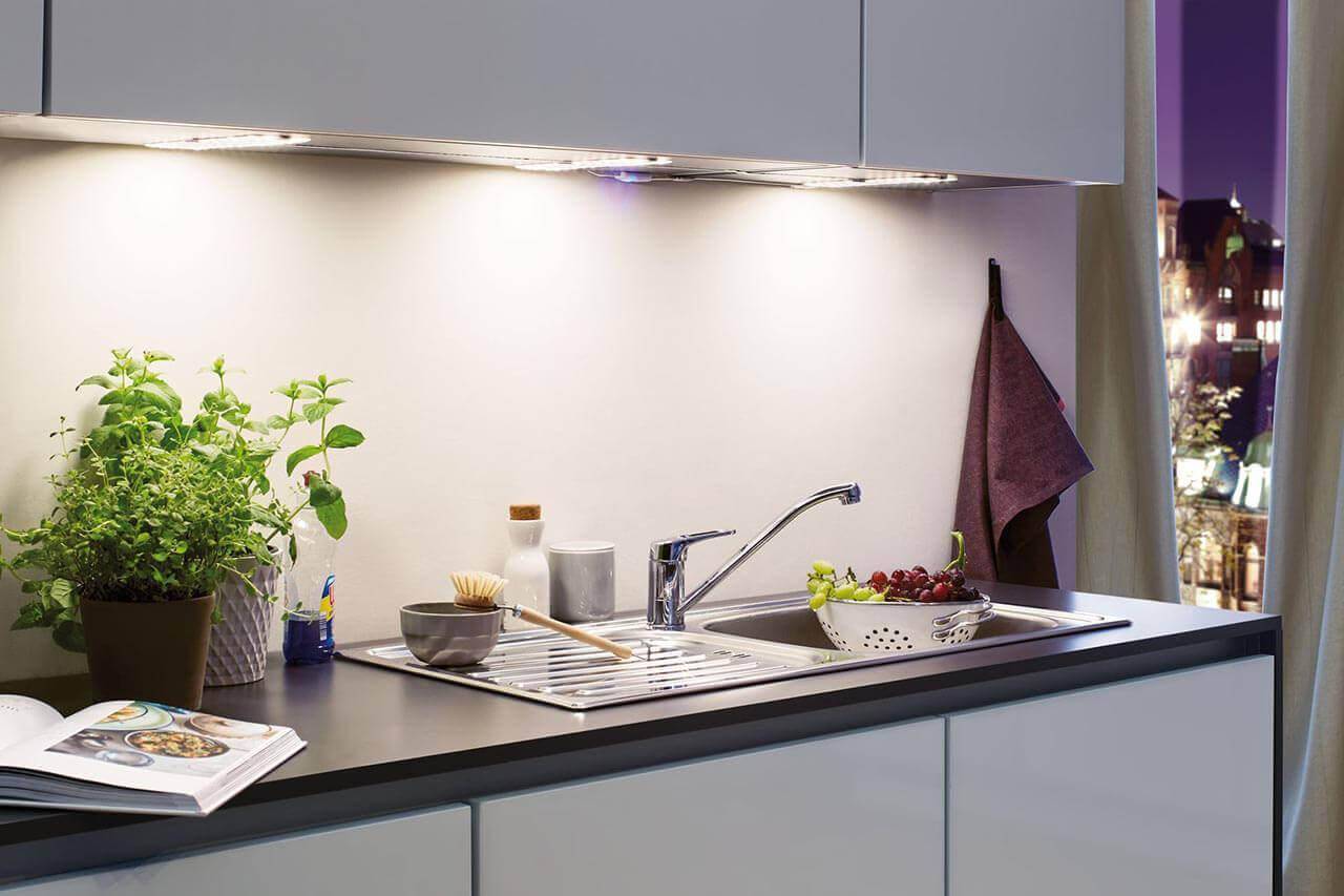 Освещение на кухне: топ-160 фото и видео вариантов освещения на кухне. требования к освещению на кухне. основной и точковый свет. плюсы и минусы видов ламп