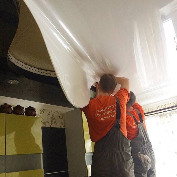Замена, перетяжка и ремонт провисшего натяжного потолка в квартире