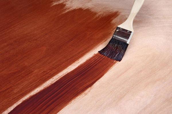 Чем покрасить деревянный пол в доме