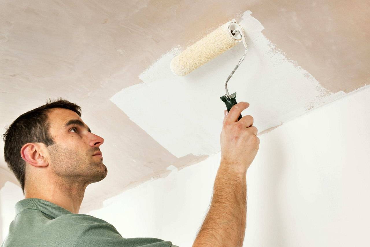 Рекомендации, основные этапы и способы побелки потолка: подготовка поверхности, текущий ремонт, грунтовка +видео