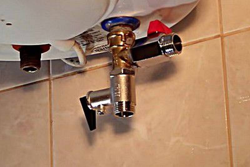 Предохранительный клапан для водонагревателя (бойлера): принцип работы, установка