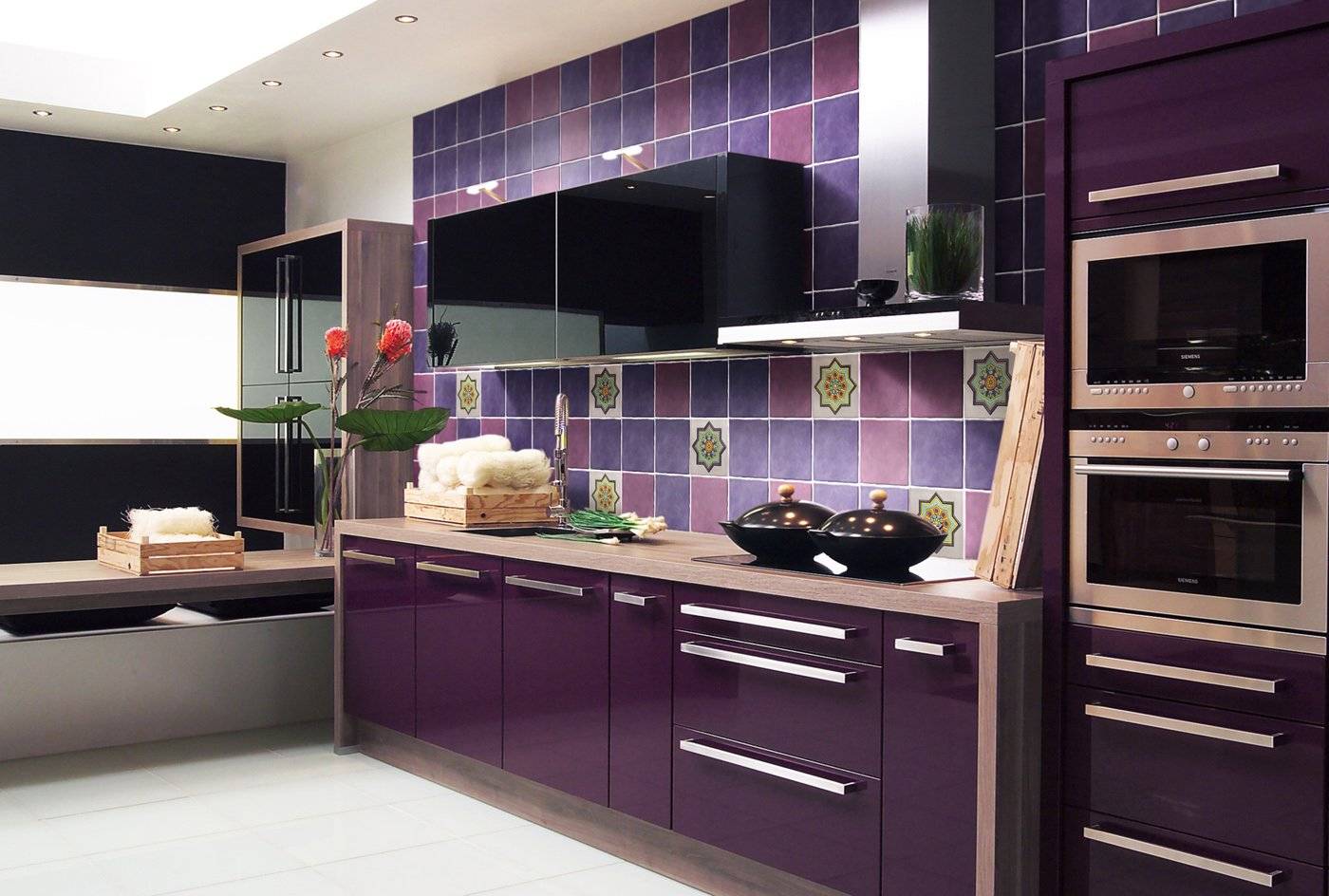 баклажановый цвет в интерьере кухни