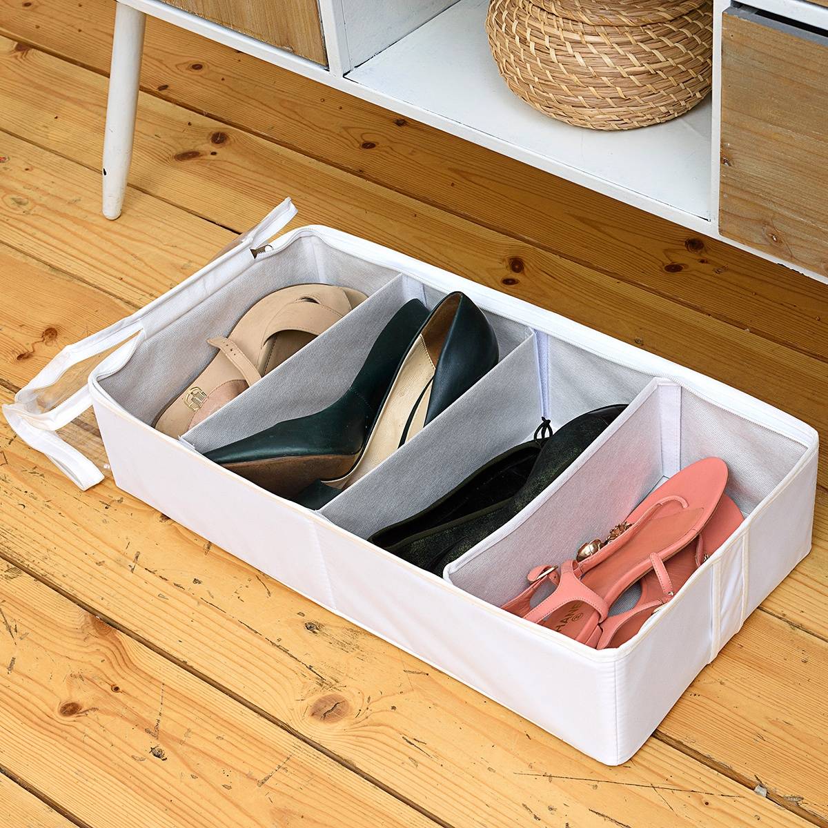 Как хранить обувь, если в квартире мало места