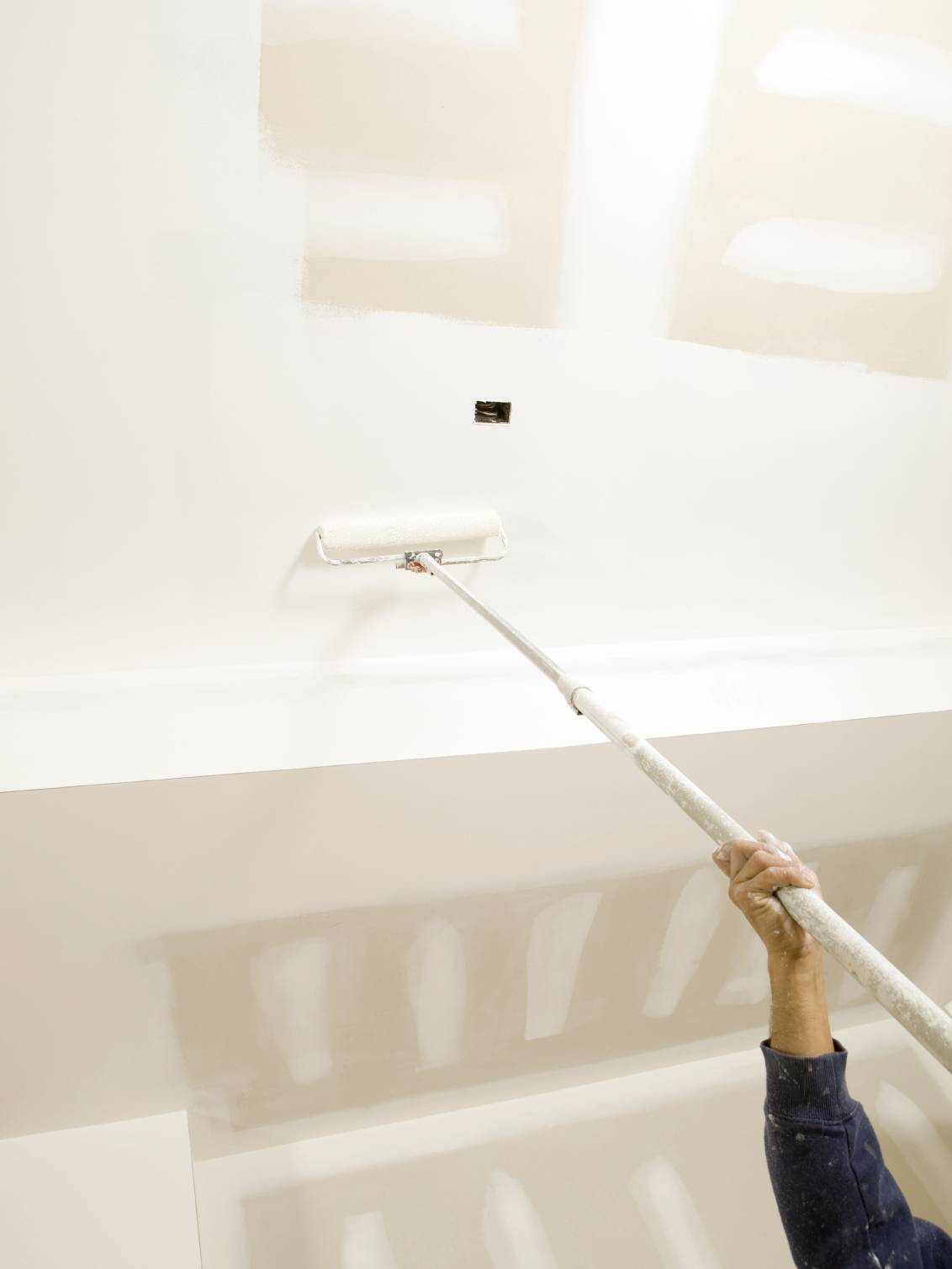 Покраска стен из гипсокартона своими руками: подготовка и отделка