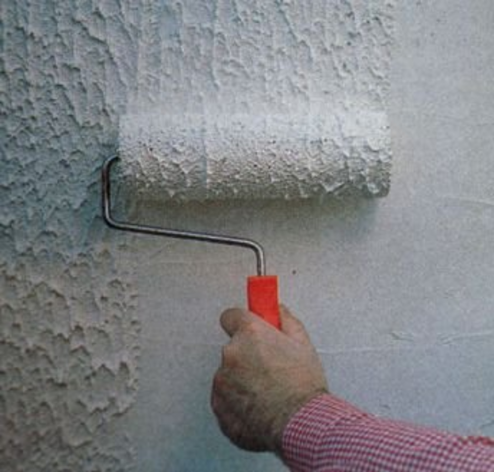 Как правильно наносить (клеить) жидкие обои на стену и потолок