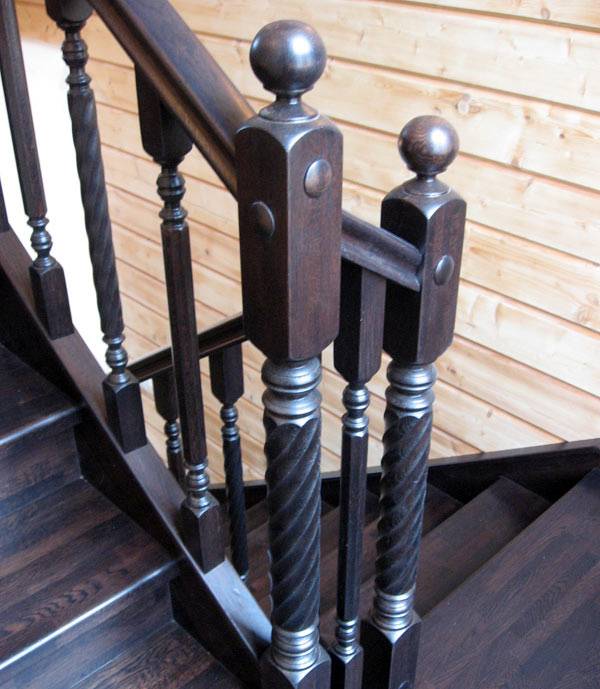 Установка балясин на деревянную лестницу своими руками: пошаговая инструкция