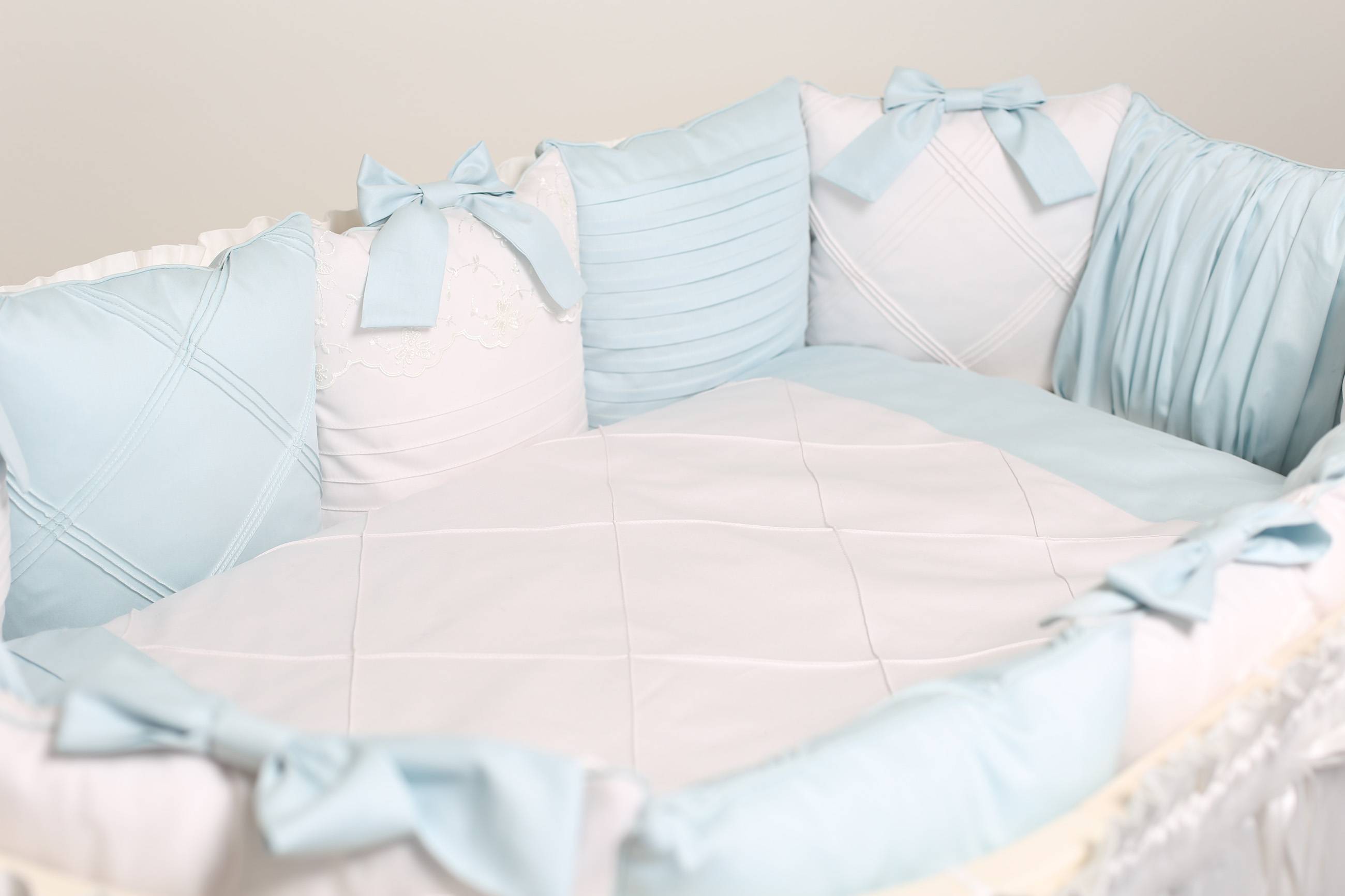 Шьем бортики-подушки для детской кроватки. часть 1