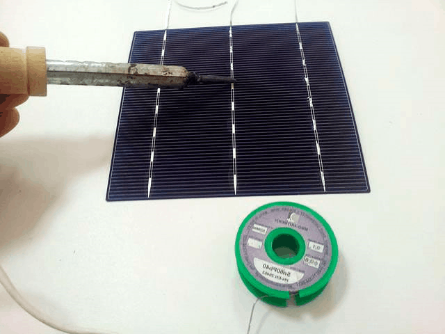 Как собрать солнечную батарею своими руками из подручных средств