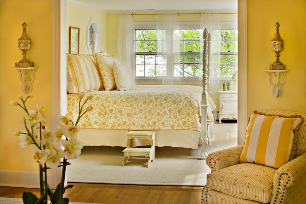 Обои желтого цвета в интерьере: виды, дизайн, сочетания, выбор штор и стиля