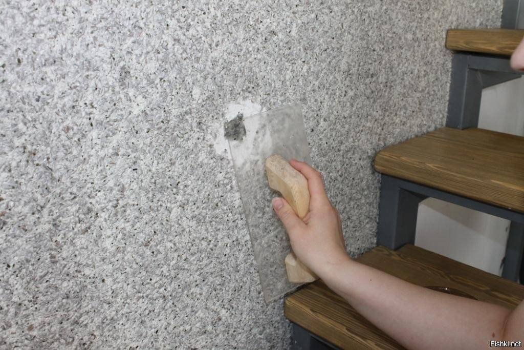 Видео как клеить жидкие обои на стену: можно ли поклеить, сколько сохнут обои, инструкция и поклейка своими руками