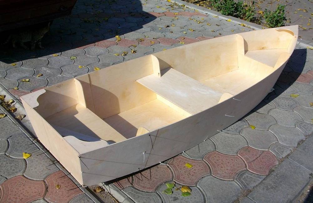 Пошаговая инструкция по изготовлению пластиковых лодок. лодка из стеклопластика своими руками. силовой каркас и пол
