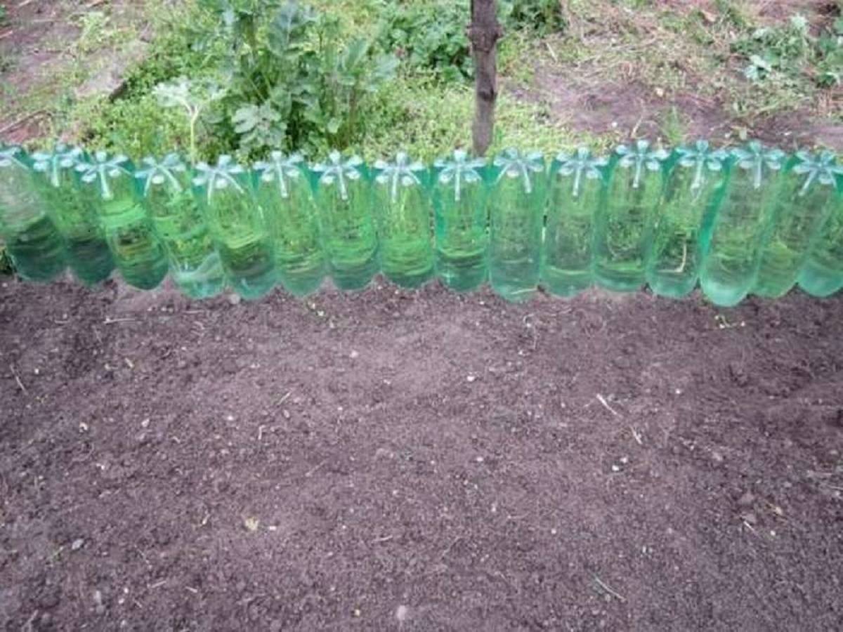 16 идей поделок из пластиковых бутылок для дачи + фото