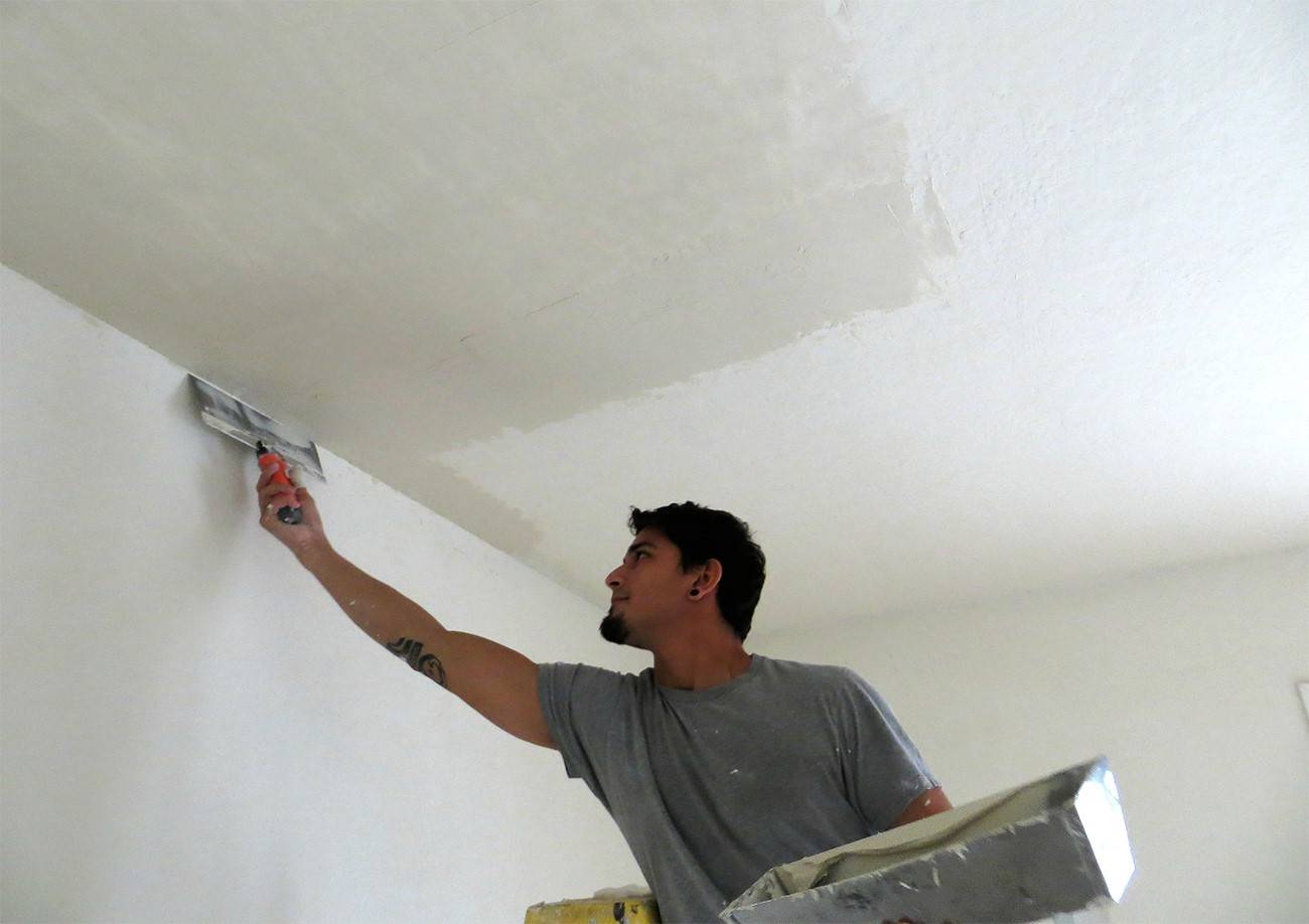 Как правильно шпаклевать потолок из гипсокартона под покраску своими руками