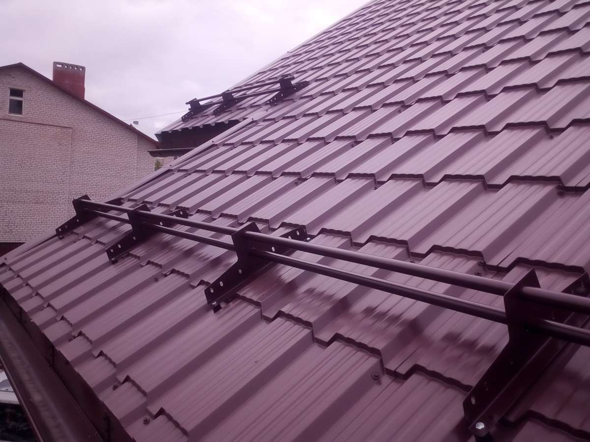 ᐉ нужны ли снегозадержатели на крыше частного дома? - roza-zanoza.ru