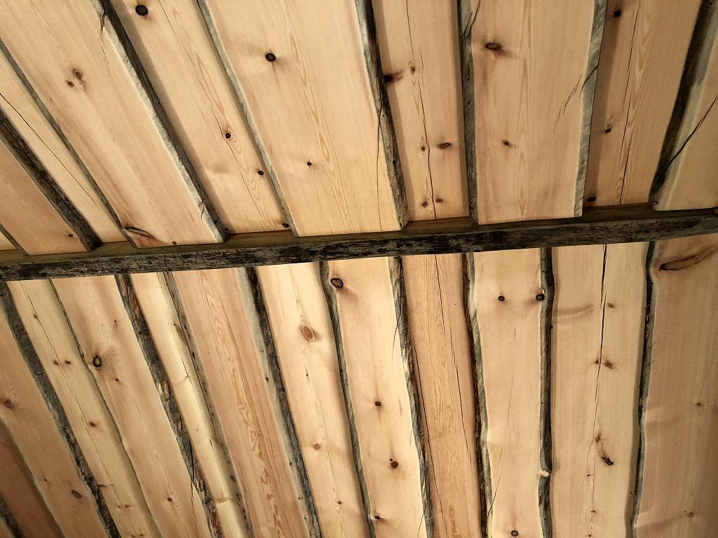 Деревянный потолок своими руками