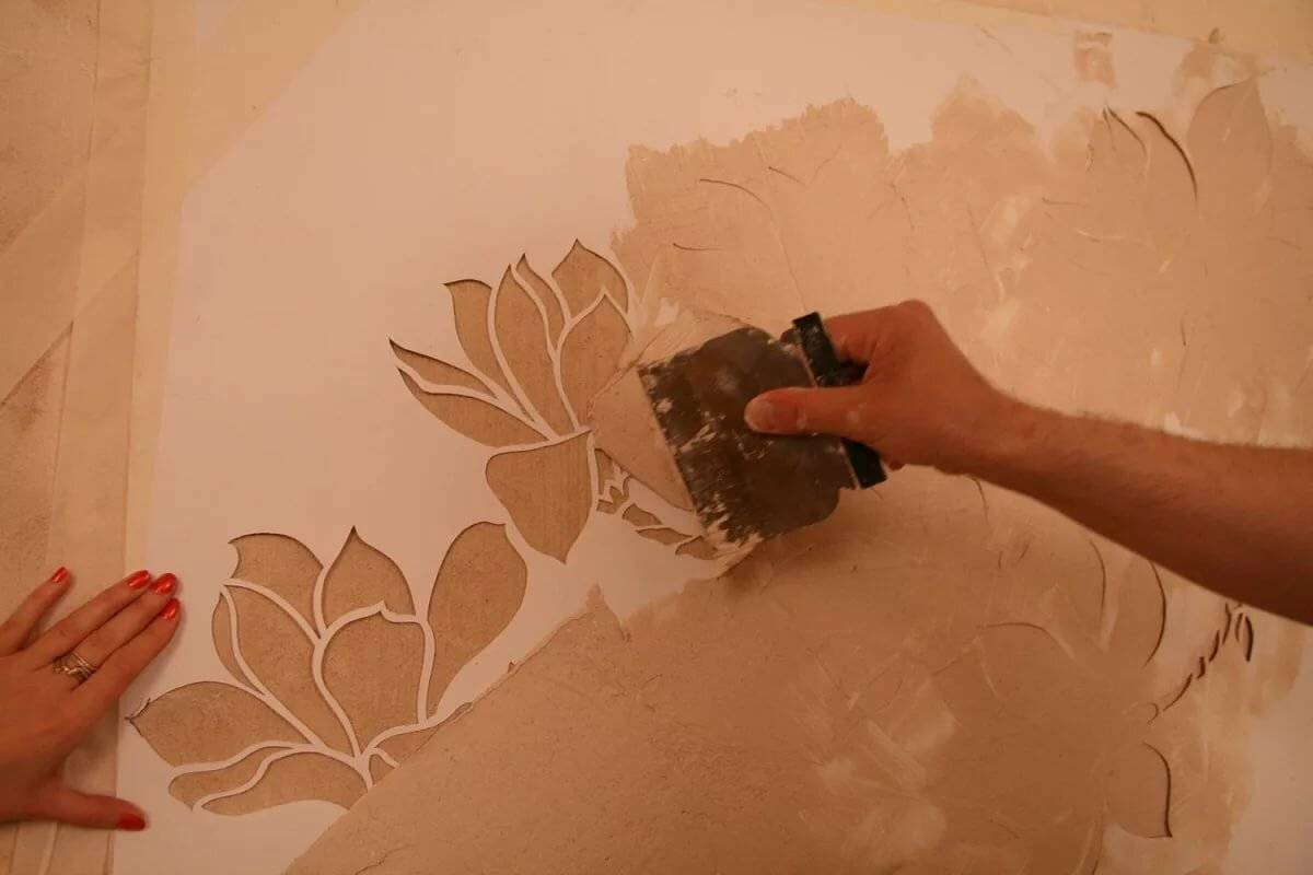Как сделать трафарет для стен под покраску: способы изготовления