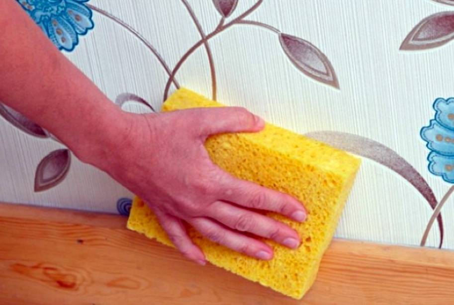 Как убрать жирные пятна с обоев: 9 способов для 3 видов покрытия  | mirnadivane.ru