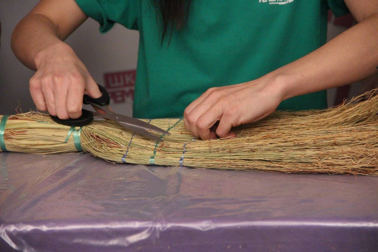 Веник сорго хозяйственный: особенности выращивания веничного материала, как сделать метлу своими руками