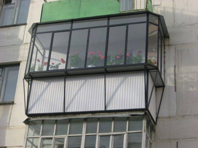 Обстоятельства, при которых вас обяжут убрать остекление балкона за свой счет