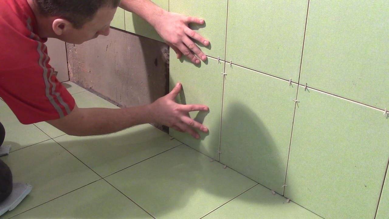 Как положить кафель на пол и стены: пошаговая инструкция