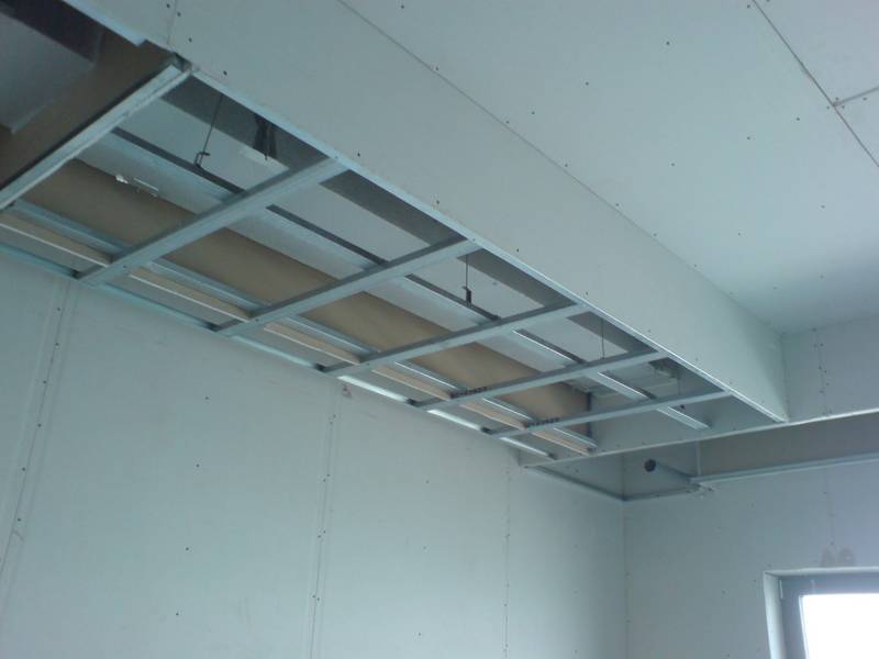 Как сделать короб под натяжной потолок с гипсокартонной конструкцией