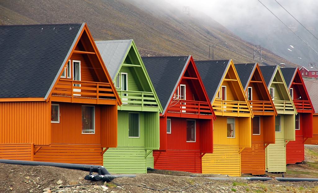 Чудеса из норвегии: зачем они красят дом глиной и известью