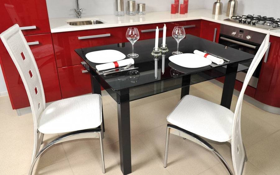 Кухонные столы и стулья для маленькой кухни - комплектные: поставить круглый и пристенный стол со стульями, с табуретками для круглого стола