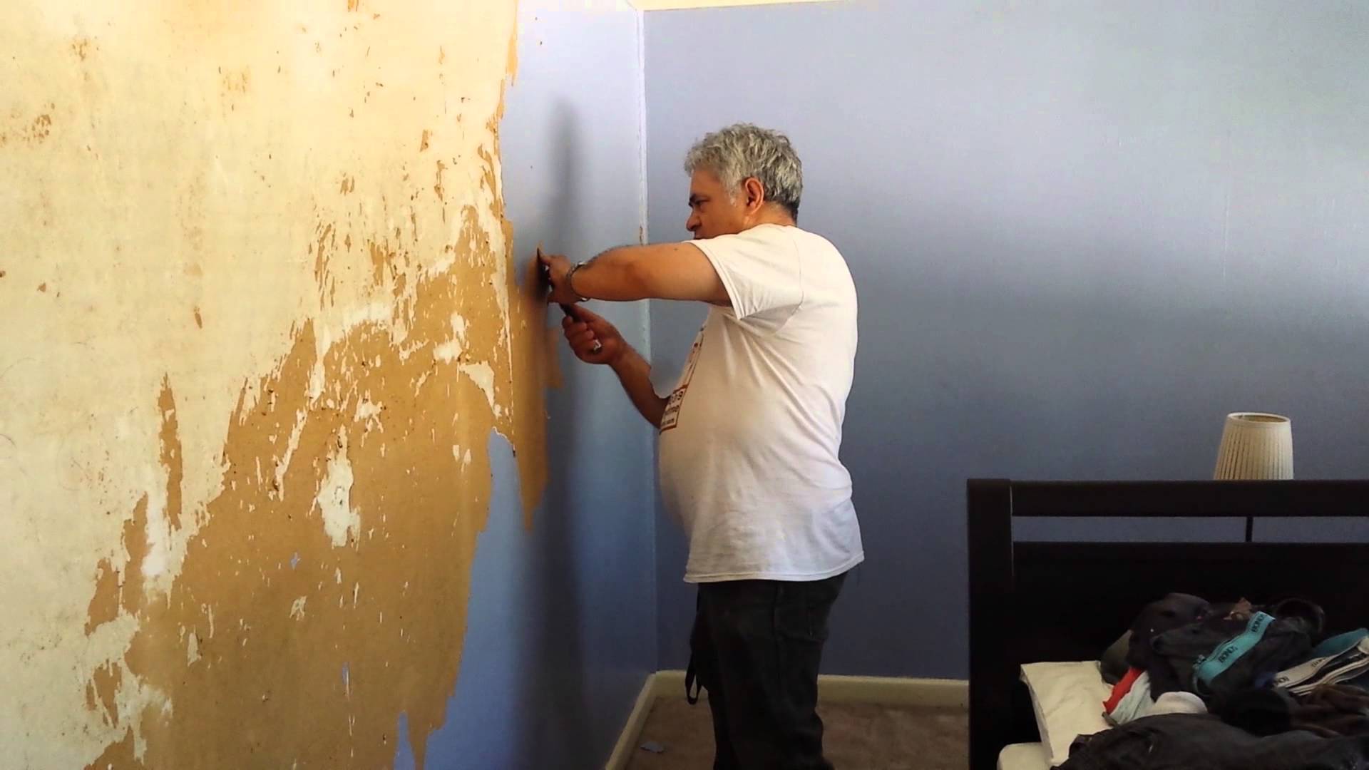 Можно ли клеить обои на краску: как подготовить крашеные стены и поклеить обои