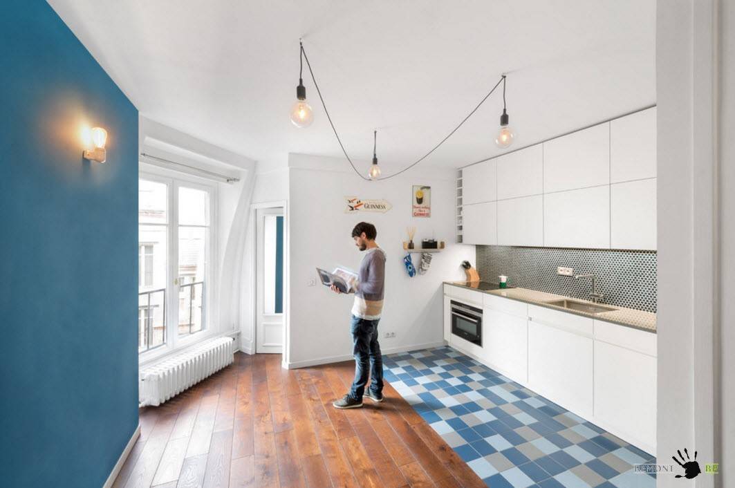 Комбинированный пол из плитки и ламината на кухне и в коридоре