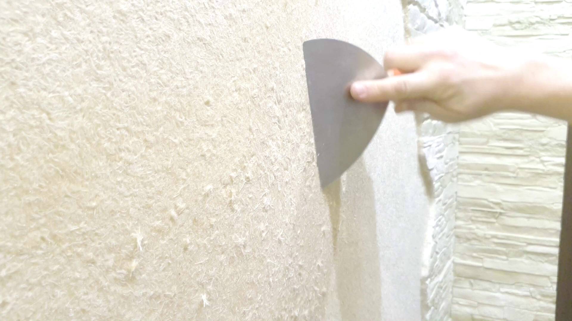 Как наносить жидкие обои на стену: пошаговая инструкция с фото и видео - строительство и ремонт