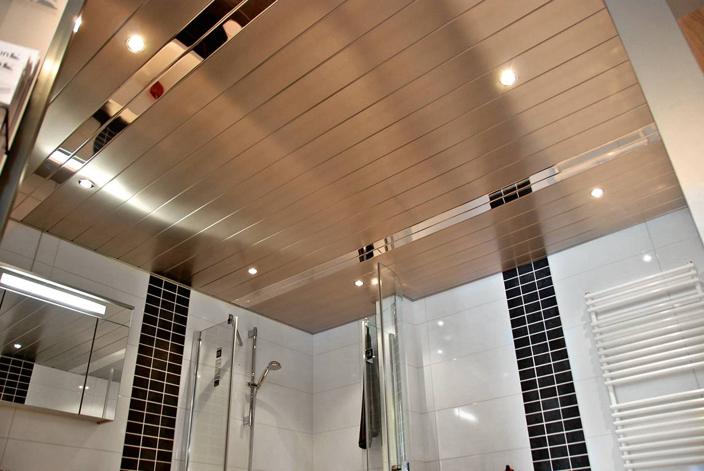 Потолок в ванной комнате: отделка, выбор материала и идеи дизайна (45 фото) | дизайн и интерьер ванной комнаты