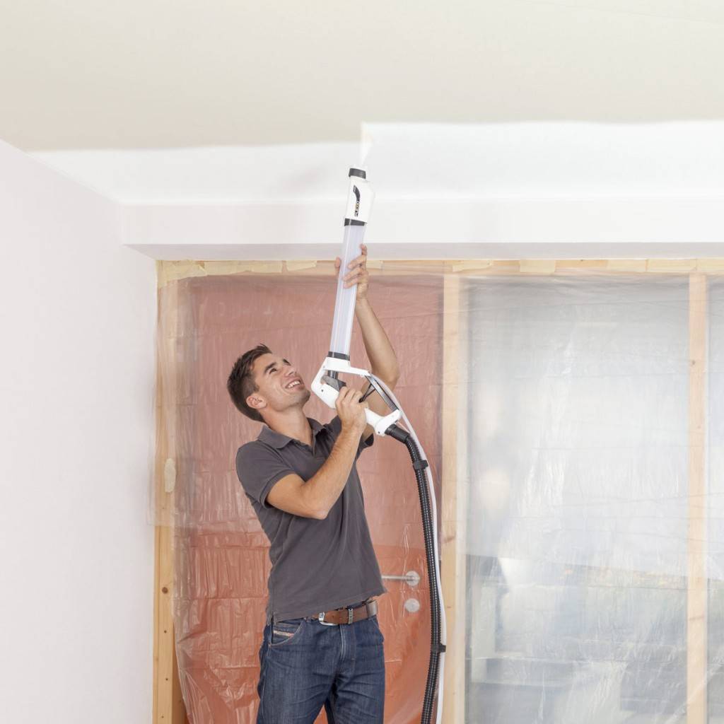 Покраска потолка краскопультом – пошаговая инструкция