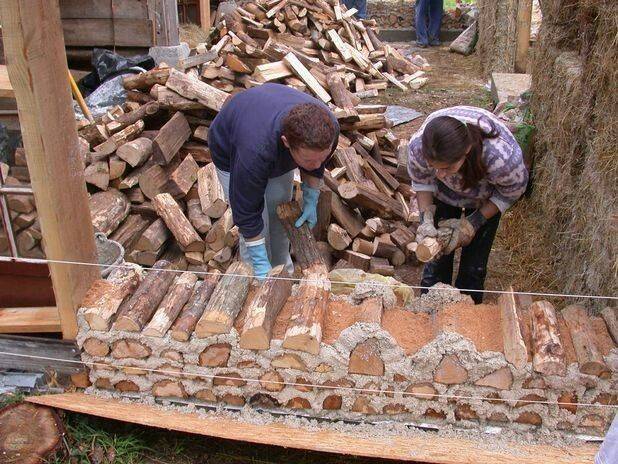 Дом из дров и глины по технологии cordwood