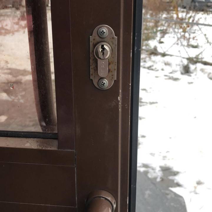 Просела металлическая входная дверь - что делать (исправление и регулировка).