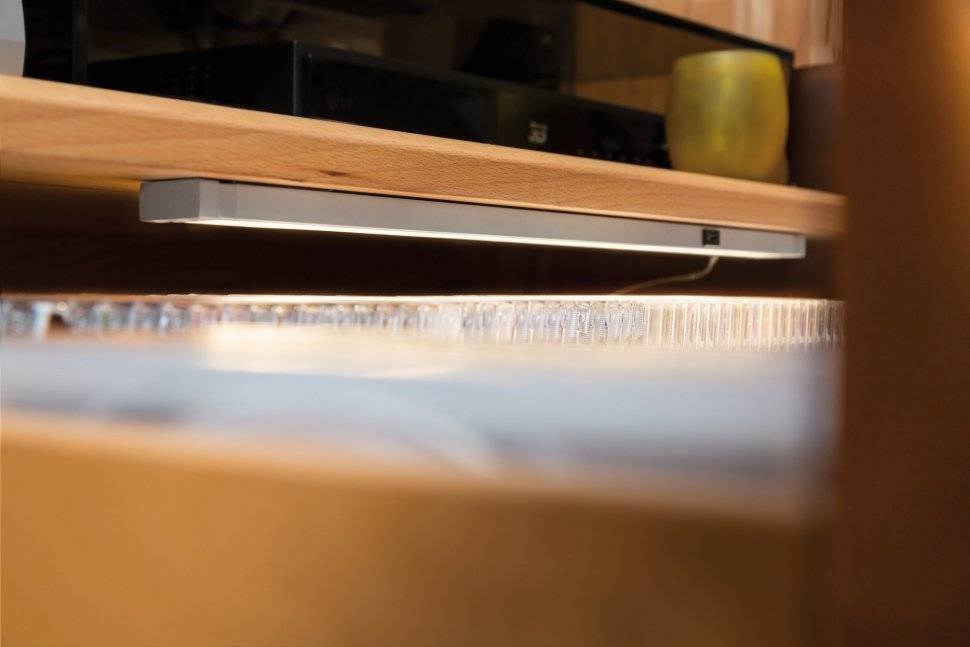 Подсветка на кухне под шкафами: нюансы выбора и пошаговая инструкция