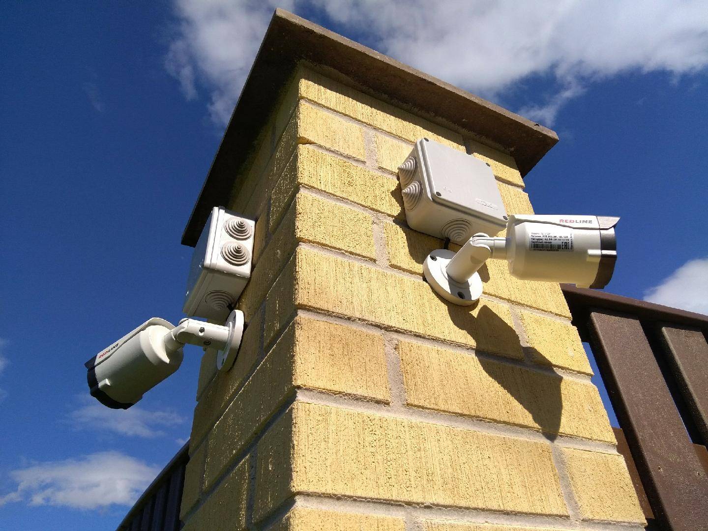 Установка видеонаблюдения в частном доме: камеры и системы