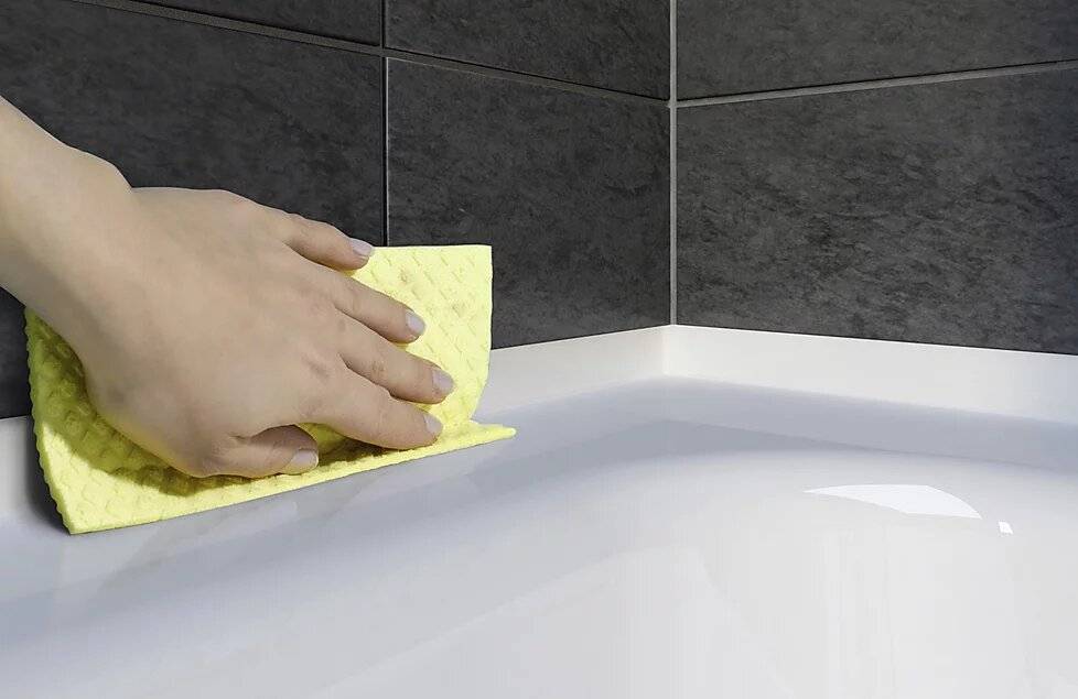 Плинтус в ванную комнату на пол (34 фото) — нужен ли плинтус в ванной, как положить напольный полиуретановый вариант