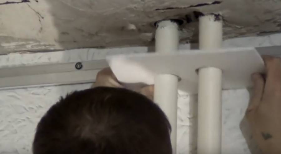 Натяжной потолок — обход трубы: устройство, как сделать обвод вытяжки, детальное фото +видео
