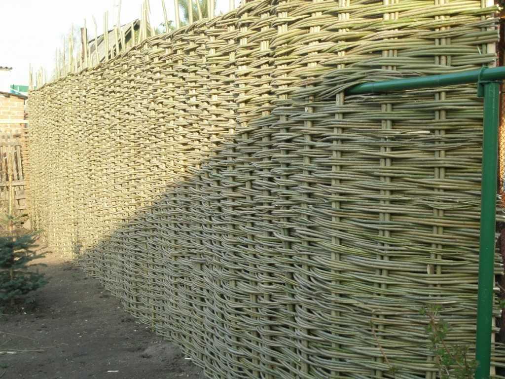 Забор плетенка из доски своими руками [18 фото]