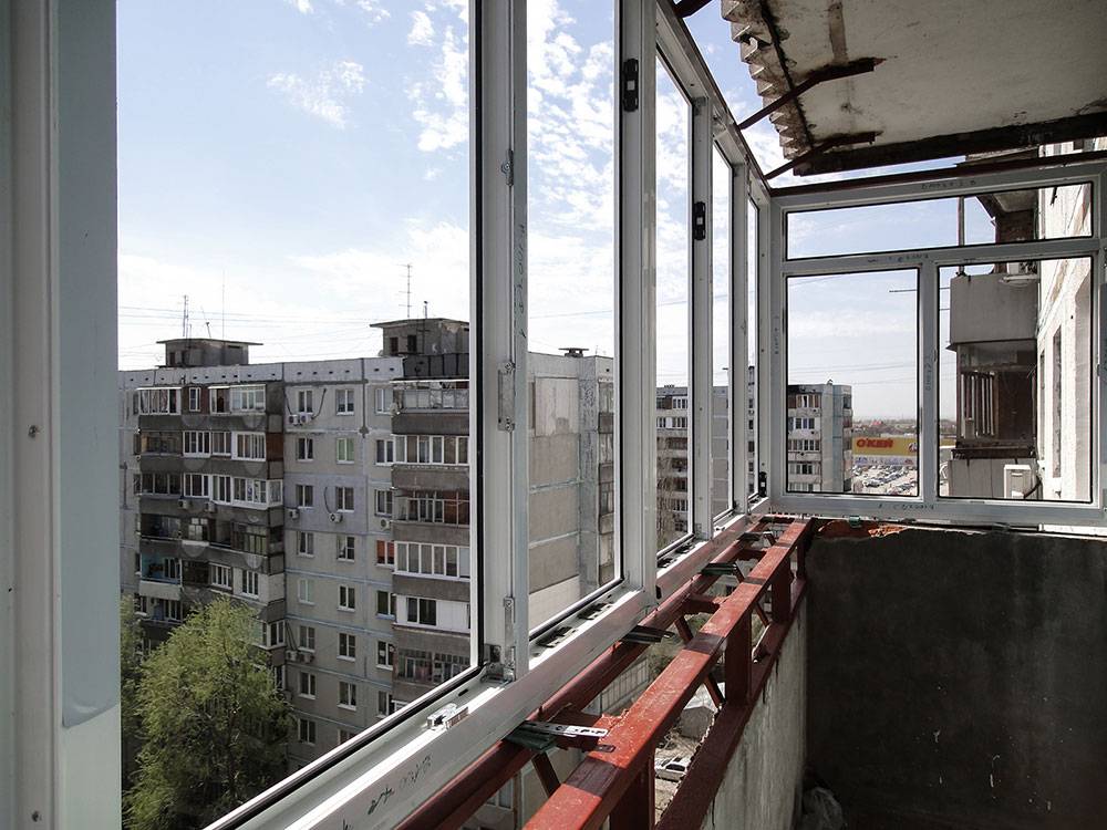 Современное остекление балкона (20 примеров на фото)