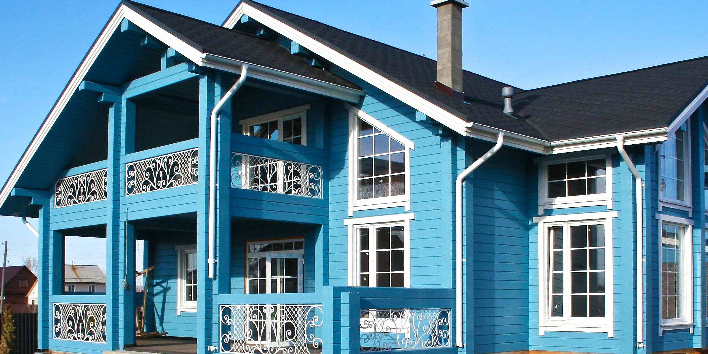 Покрасить фасад дома: правила нанесения краски, критерии ее выбора