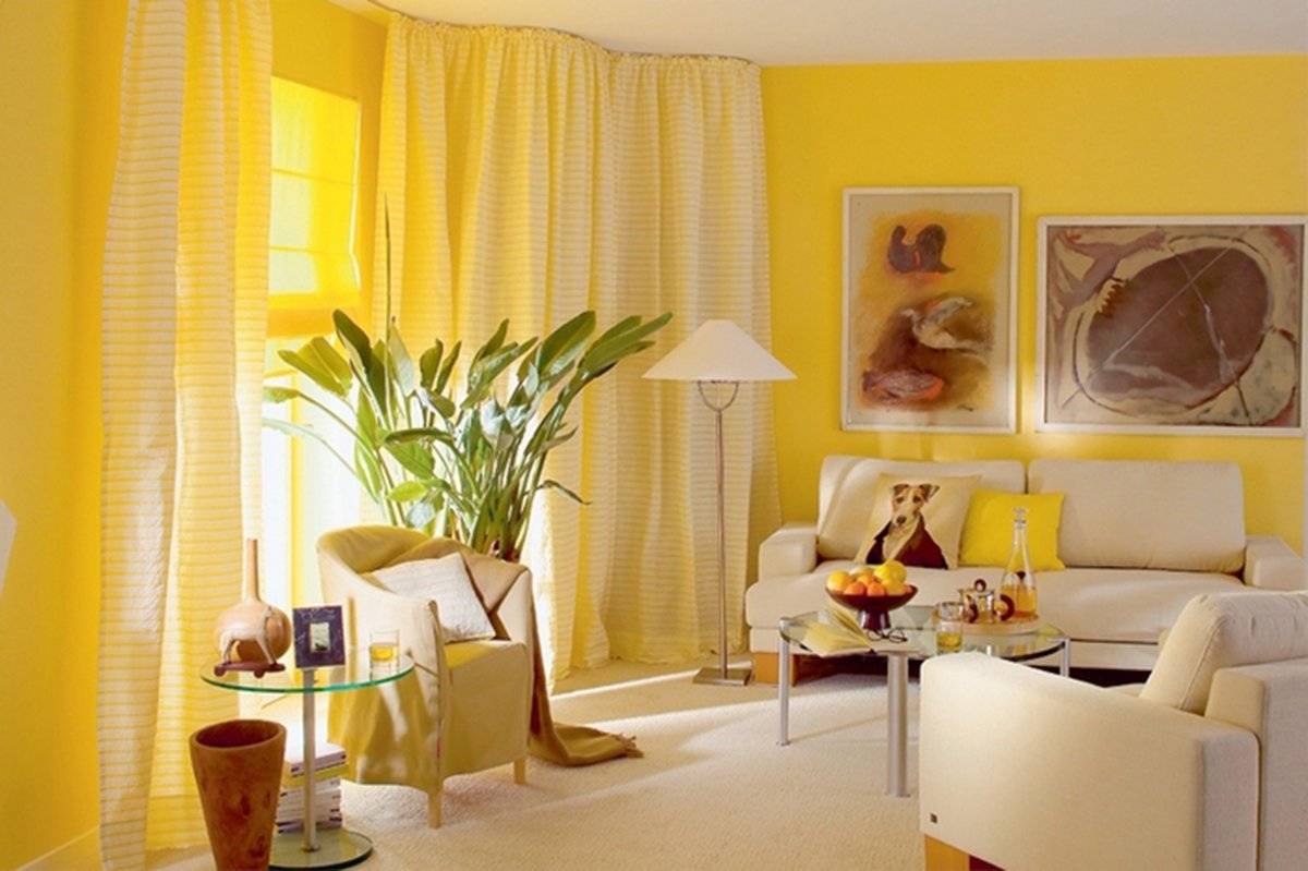 Комната с желтыми обоями. с чем сочетать желтые обои в интерьере?