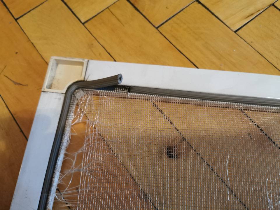 Как выбрать и установить москитную сетку на пластиковое окно - okna-remont.org
 - 22 июня
 - 43910282180 - медиаплатформа миртесен